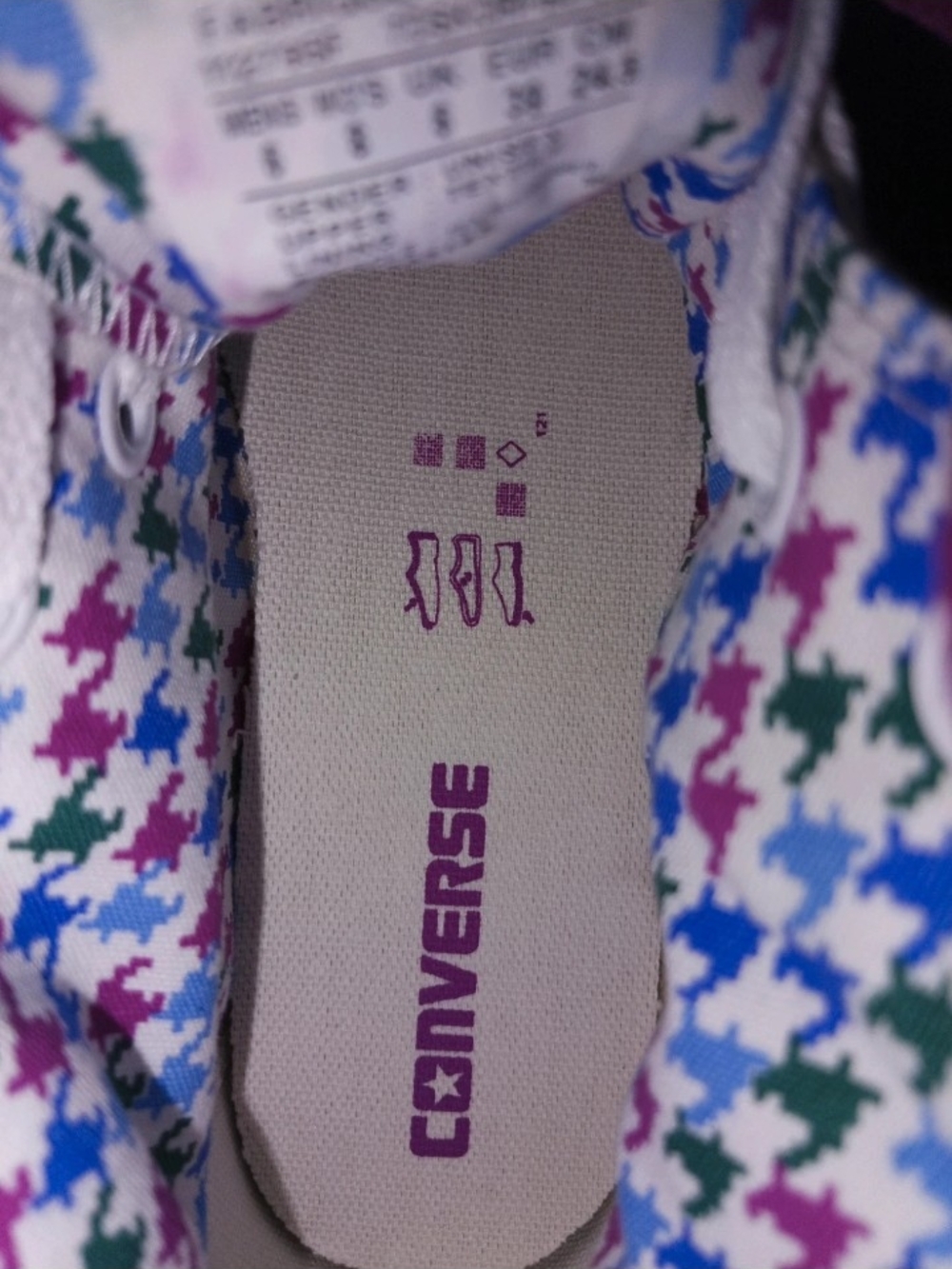 Converse Low-Top Canvas Sneakers with Dual Pink and White Laces - Picture 5 of 5